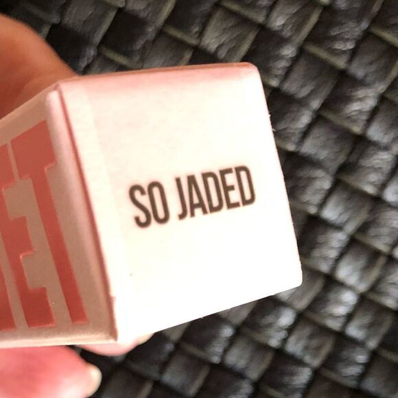 JEFFREE STAR - NWT- Velvet Trap Matte Lipstick in “So Jaded” - Dark Green/Gray - Picture 5 of 12